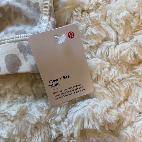 NWT lululemon Flow Y Nulu Bra - Picture 3 of 7